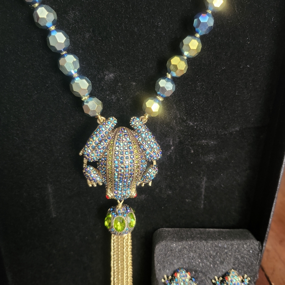 Heidi Daus Vibrant Frog Necklace Set with Gold Tassel - Picture 2 of 2